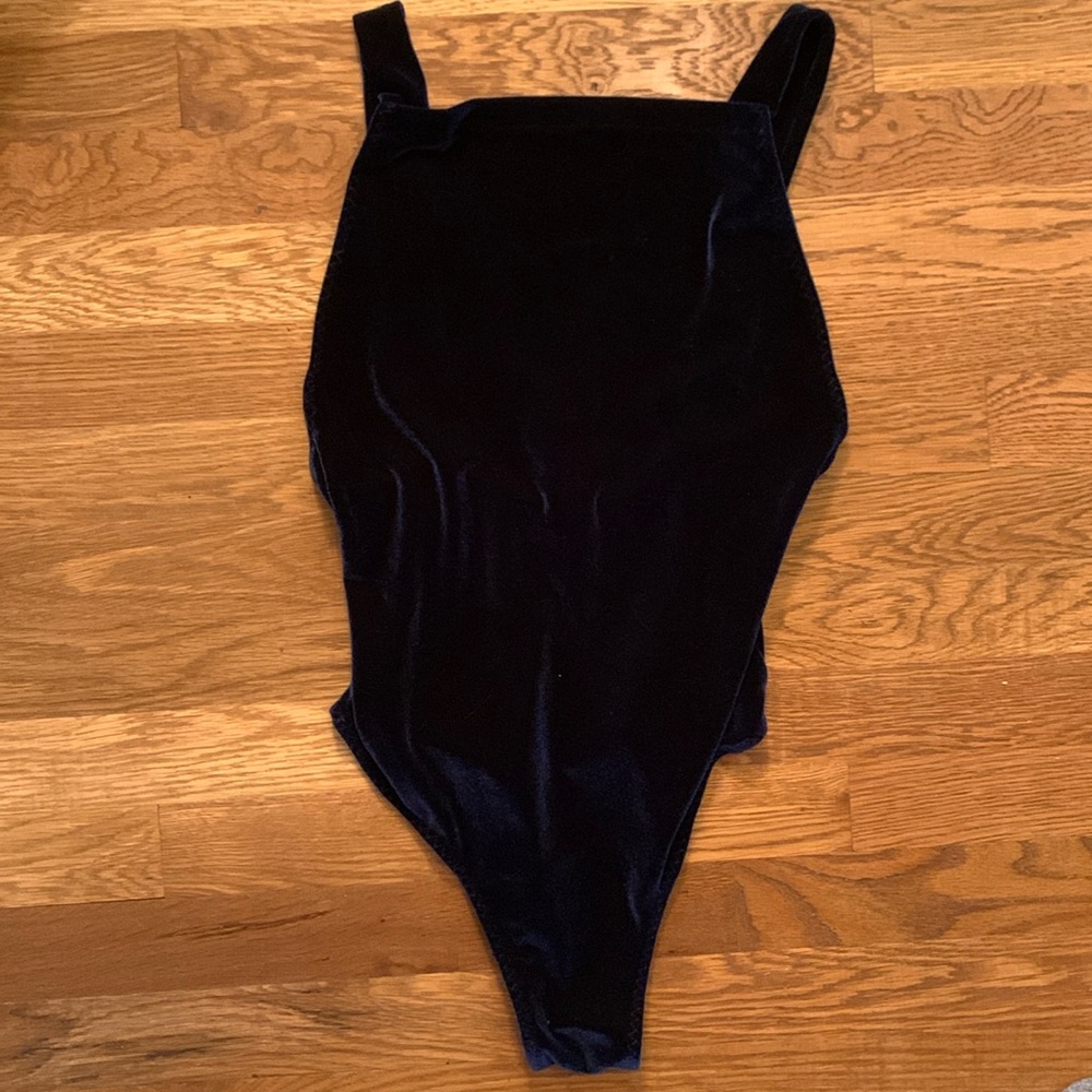 The Velvet Party Made in Miami Velvet Dark Blue Body Suit size XXS or XS?